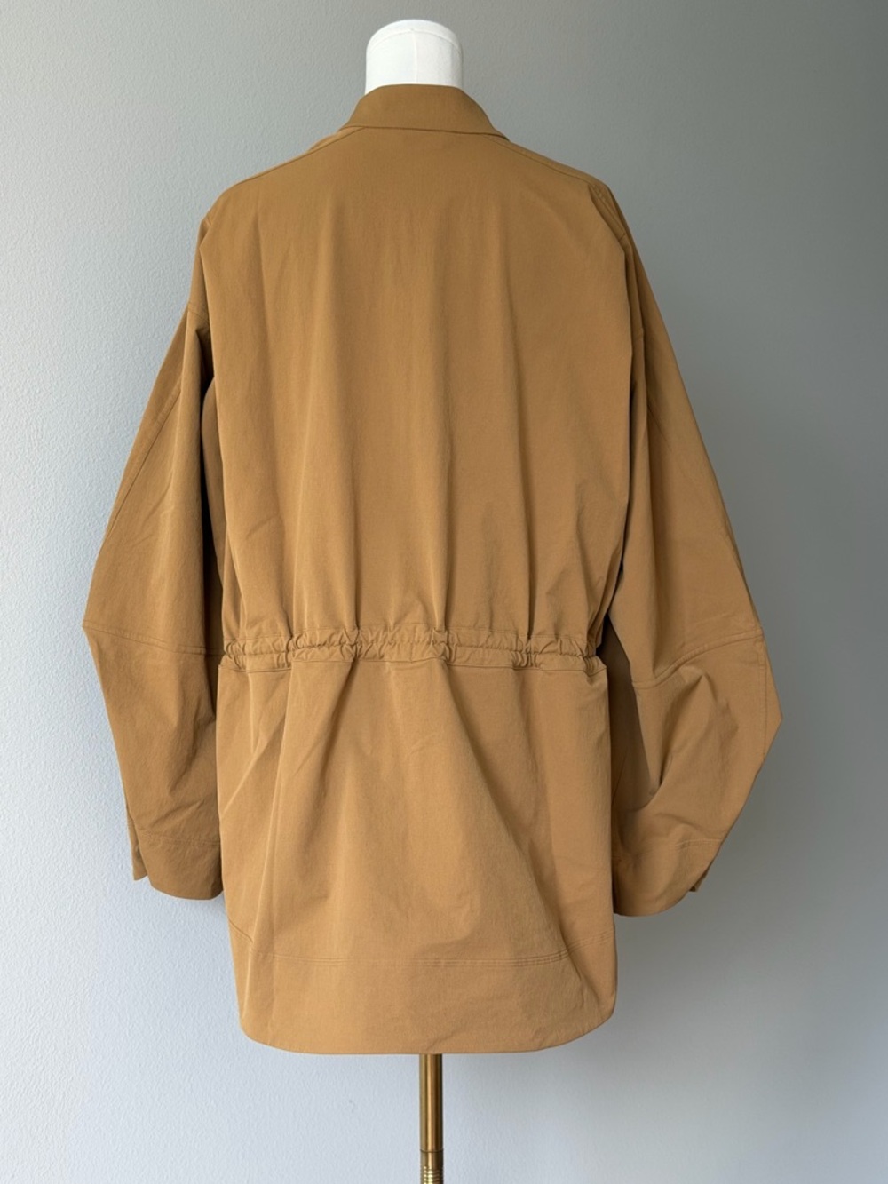 Lululemon Athletica Cinch-Waist Stretch Bold Beige Full Zip Outdoor Shirt Jacket - Picture 9 of 15